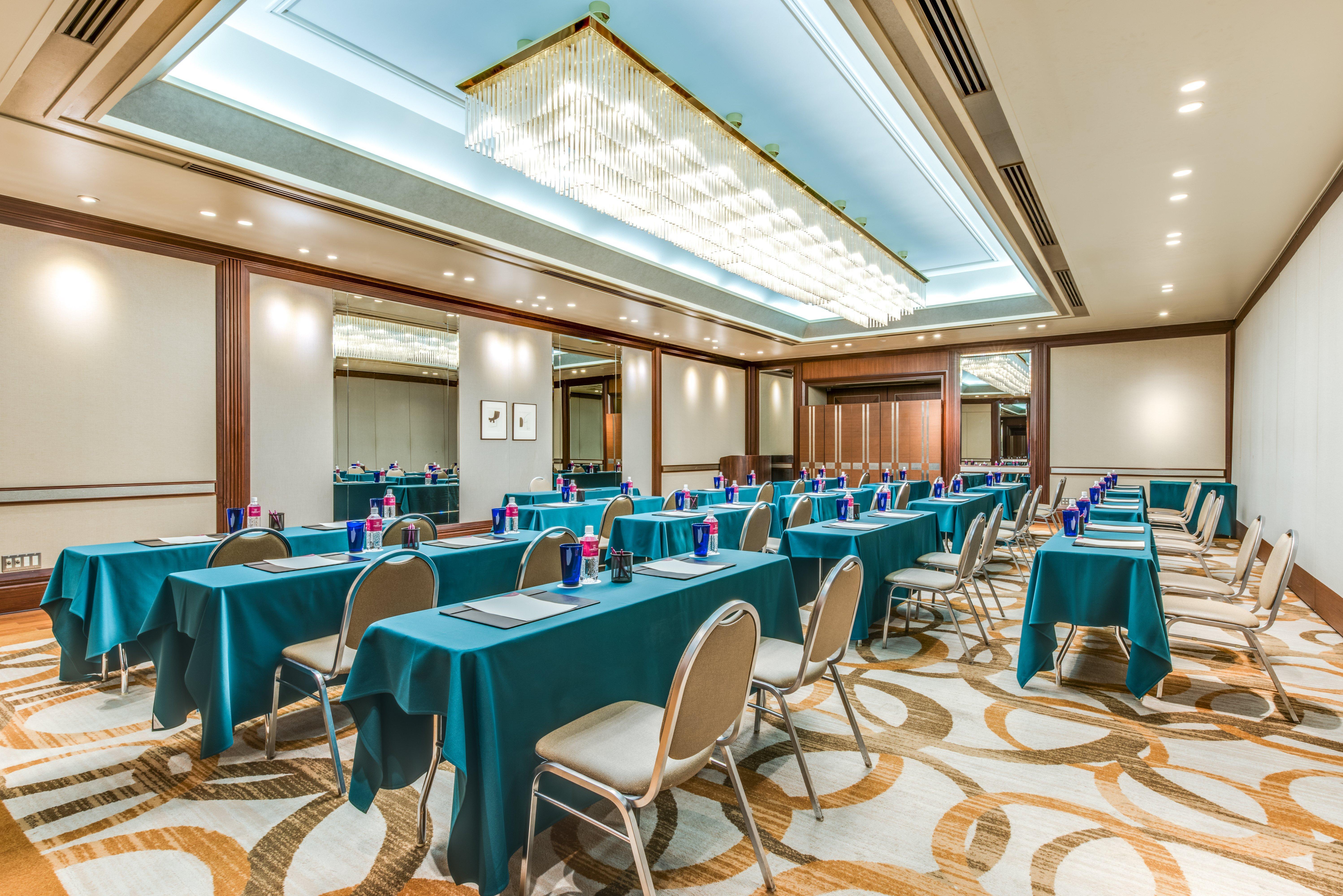 Готель Ana Crowne Plaza Hiroshima By Ihg Екстер'єр фото