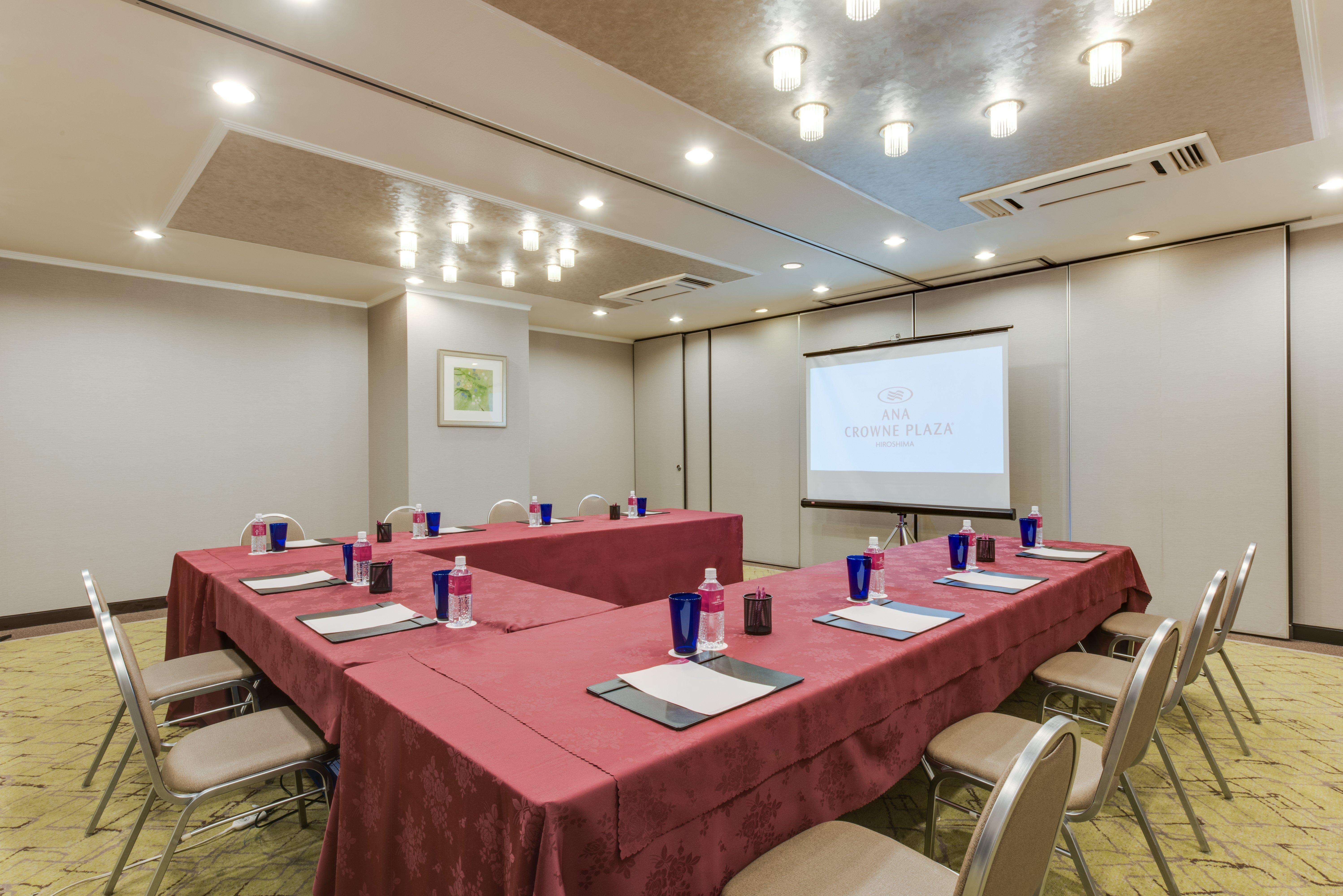 Готель Ana Crowne Plaza Hiroshima By Ihg Екстер'єр фото
